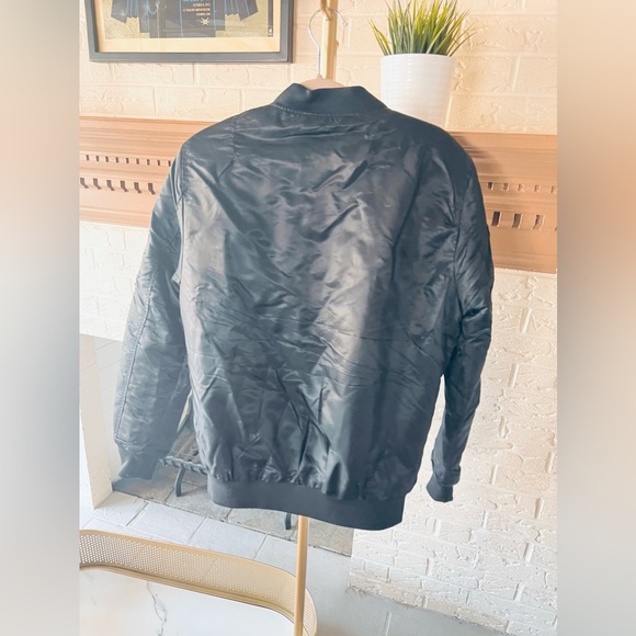 Cool Bomber Jacket With Patches - Picture 2 of 6